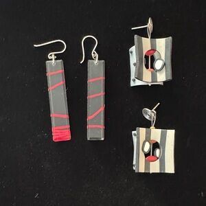 Bundle of 2 Lightweight Artisan Earrings Red/Black